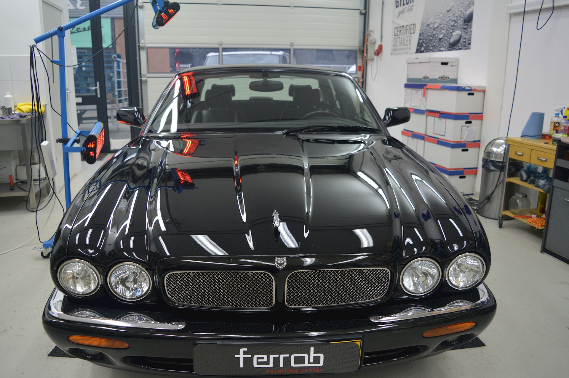 jaguar XJ executive v8 008.JPG