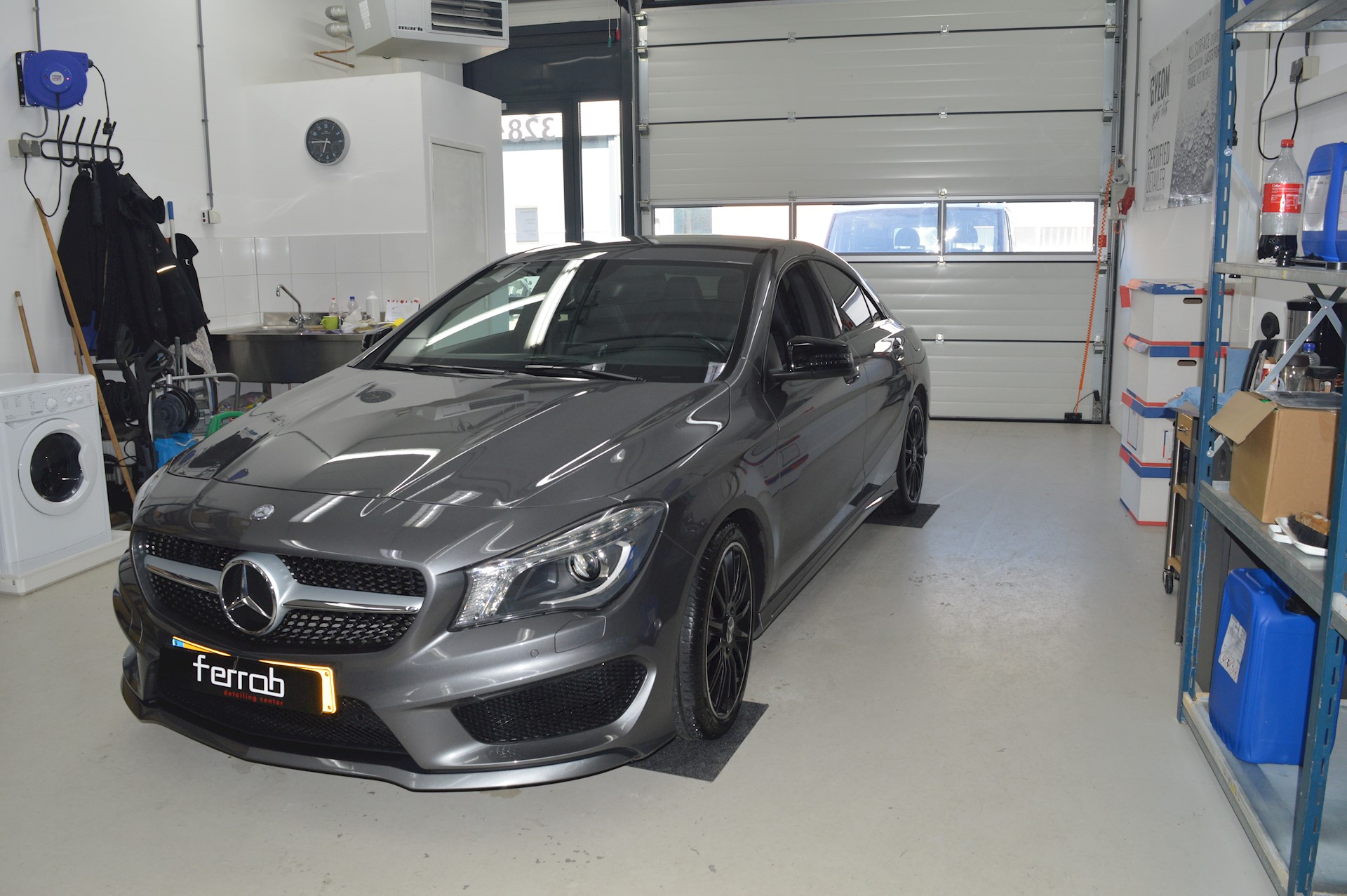 Mercedes Benz 002.JPG