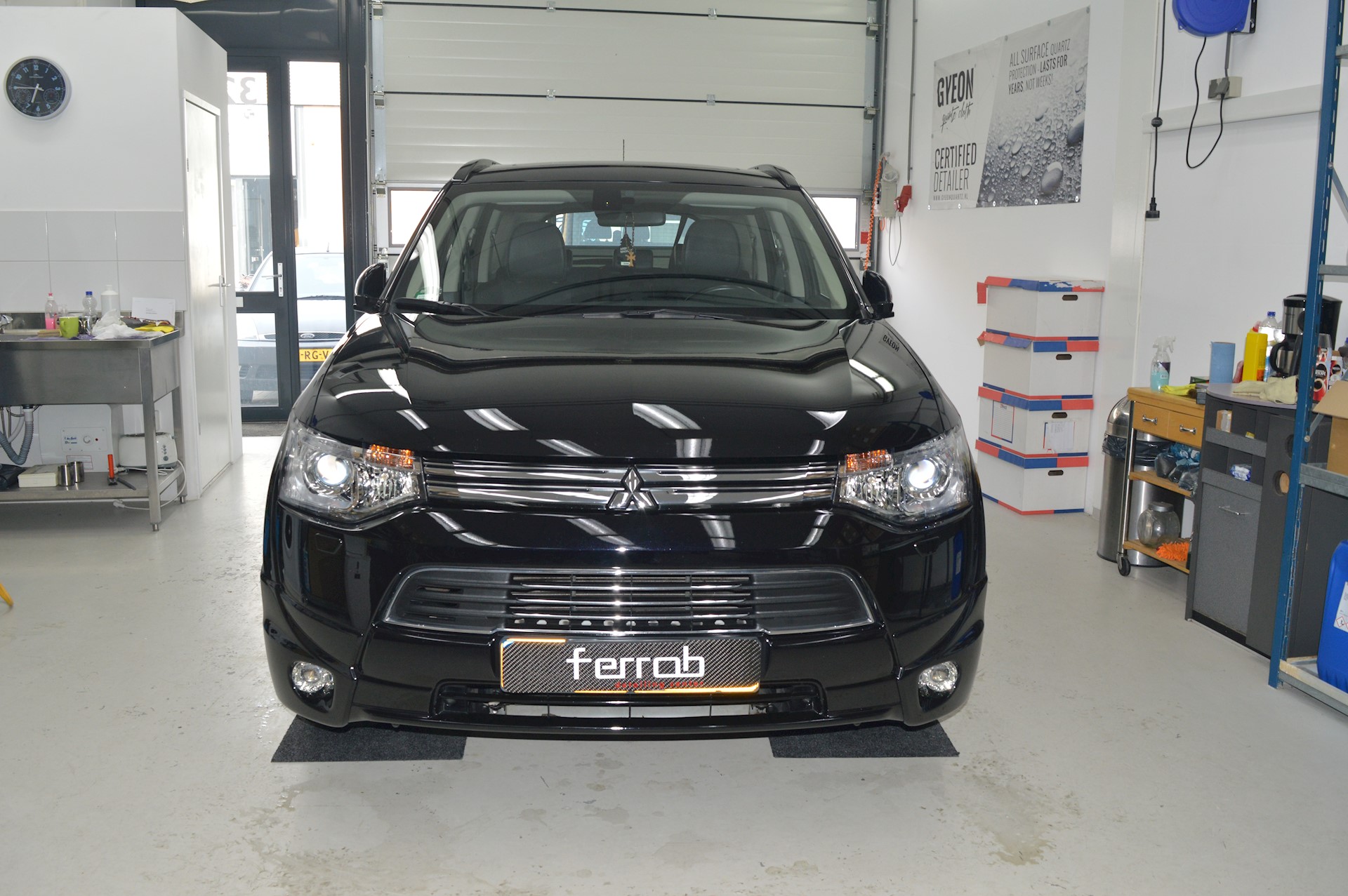 Mitsubishi Outlander PHEV 001.JPG