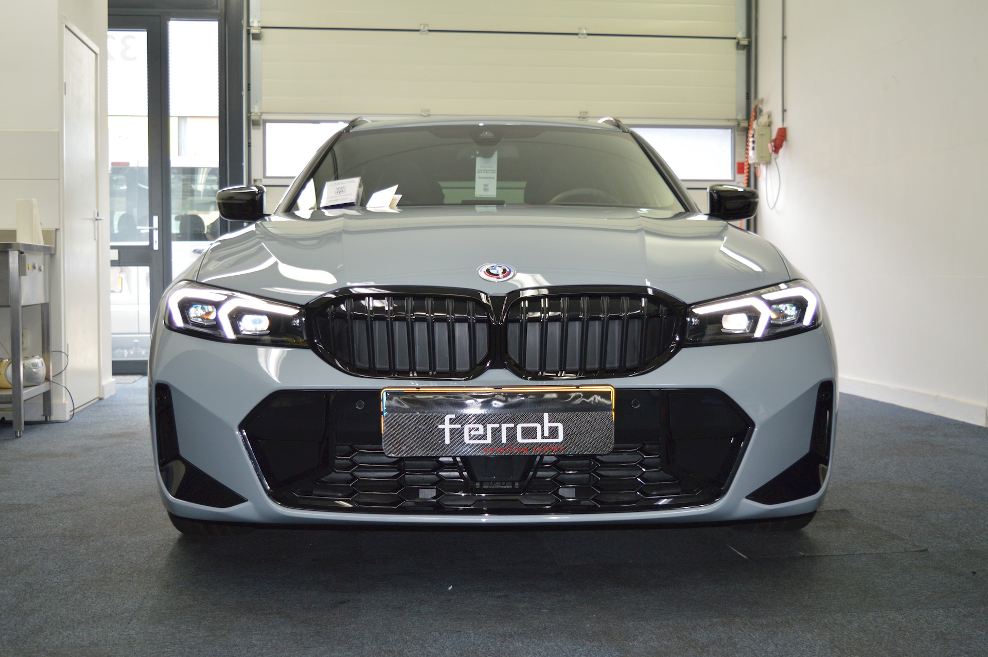 BMW 3.30I Touring 001