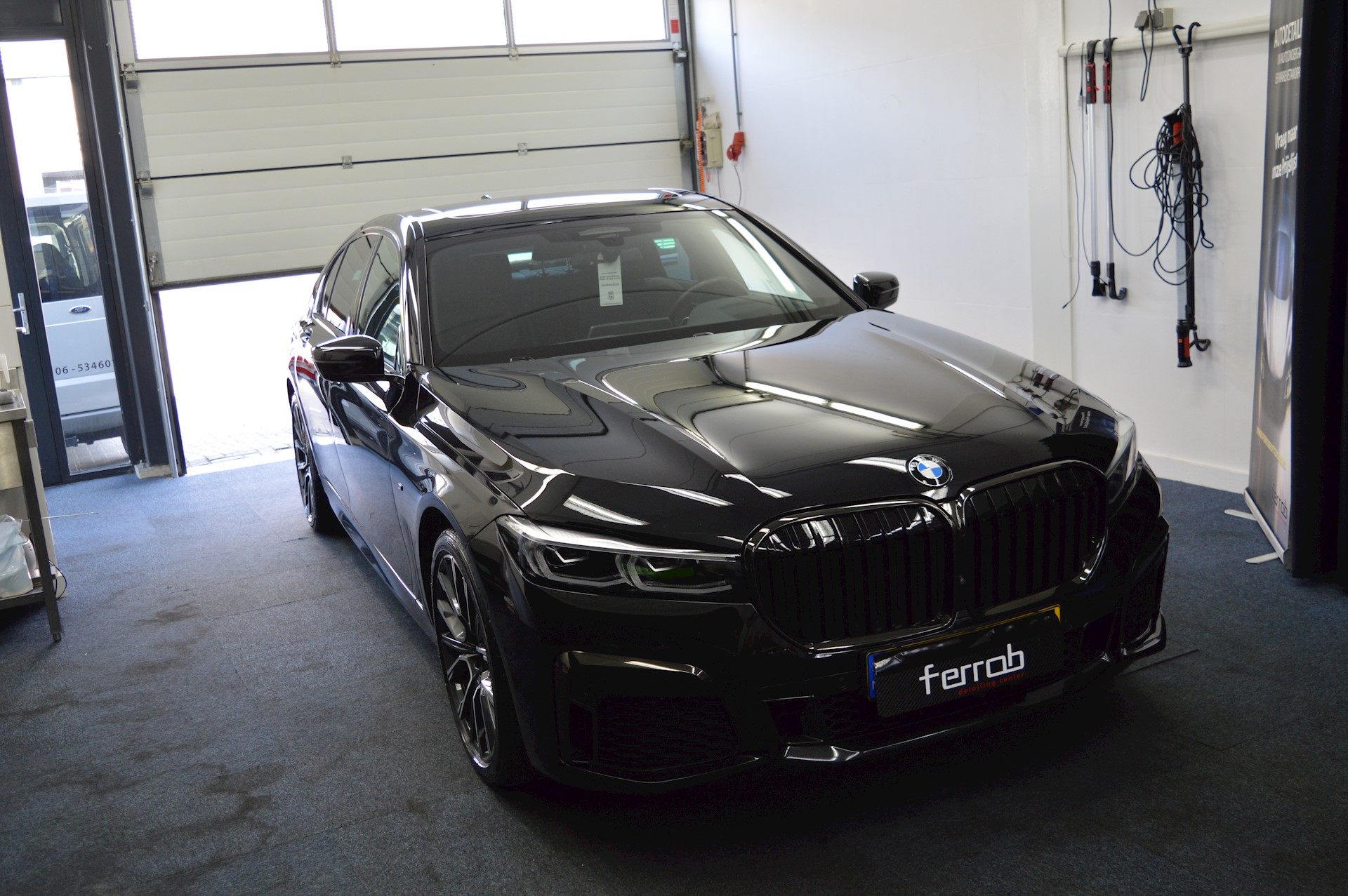 BMW 7.45E High Executive 002